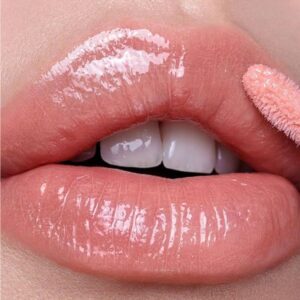 Lūpų blizgesys CATRICE Better Than Fake Lips Nr. 20 Dazzling Apricot 5ml
